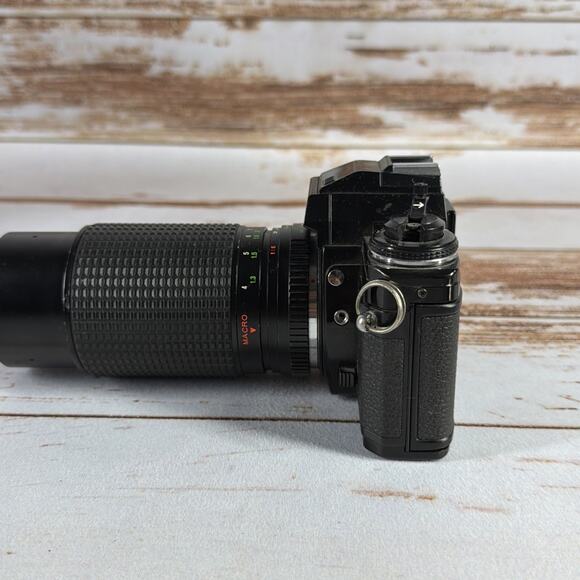 Minolta X-700 35mm Film Camera + Five Star 75–200mm Zoom Lens – Tested - Picture 3 of 6